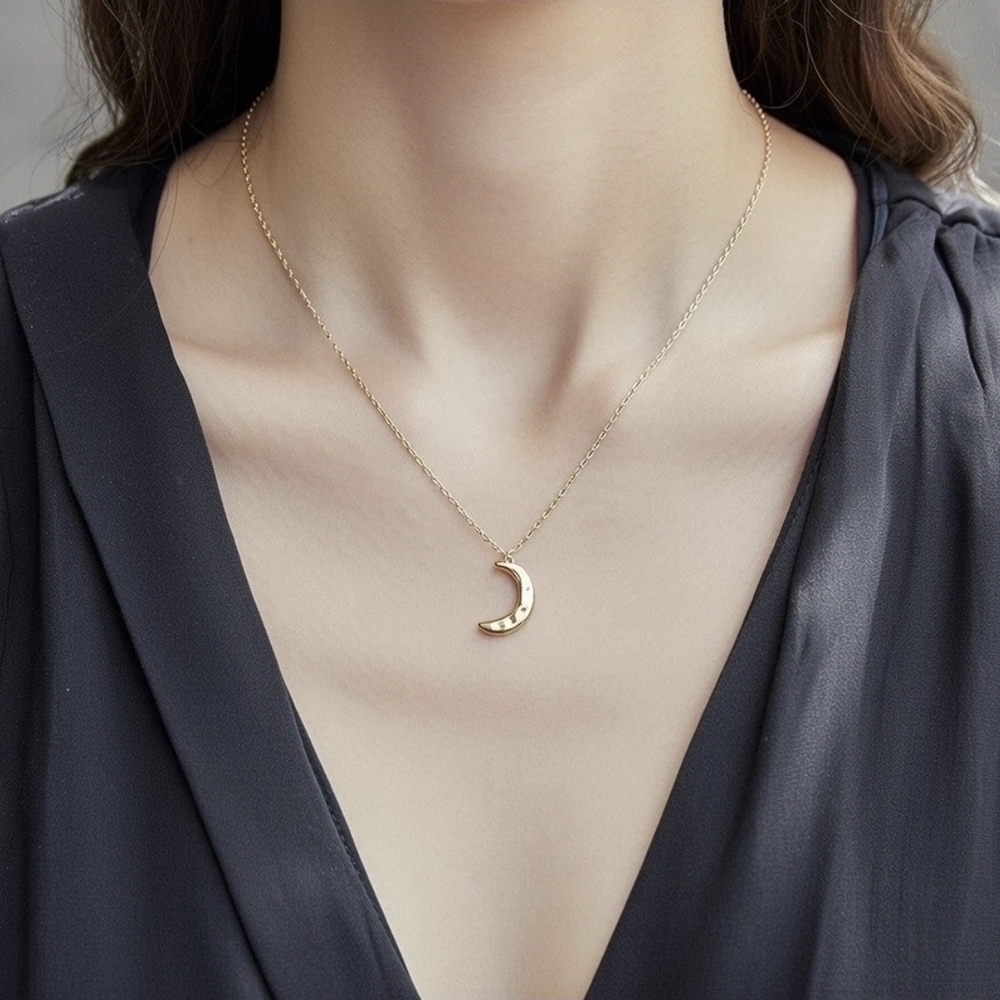 Elegant Gold Crescent Moon Necklace - Picture 3 of 9